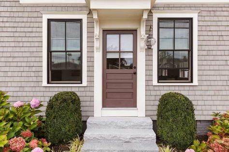 What Color Door Goes With Brown Windows? - Home Decor Bliss Brown Windows, Bronze Windows, Best Front Door Colors, Front Yards Curb Appeal, Beige Trim, Best Front Doors, Dark Paint Colors, Exterior Doors With Glass, Door Paint Colors