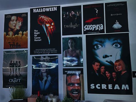 Horror Movies Bedroom, Horror Posters Room, 80s Movie Bedroom, Iconic Bedrooms In Movies, Horror Movie Room Decor Diy, Horror Poster Wall Bedroom, Horror Movie Bedroom Decor, Halloween Movie Poster Aesthetic, Horror Movie Posters Room Decor