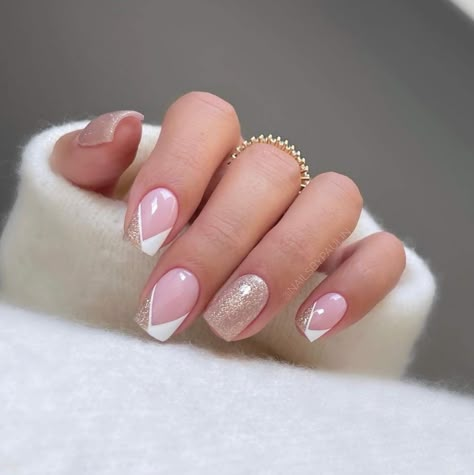 Holiday Acrylic Nails, Unghie Sfumate, Milky Nails, Nagel Tips, Christmas Gel Nails, Simple Gel Nails, Girly Acrylic Nails, French Tip Acrylic Nails, Casual Nails