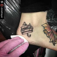 Kitchen Sink Tattoo, Pilot Tattoos, Kitchen Sink Drawing, Tøp Tattoos, 21 Piolets, Sink Drawing, Ink Tattoo Girl, Twenty One Pilots Tattoo, Pilot Tattoo