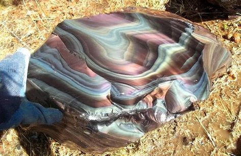 Gem Hunt, Rainbow Obsidian, Geology Rocks, Rock Minerals, Pretty Rocks, Cool Rocks, Beautiful Rocks, Rock On, Mineral Stone