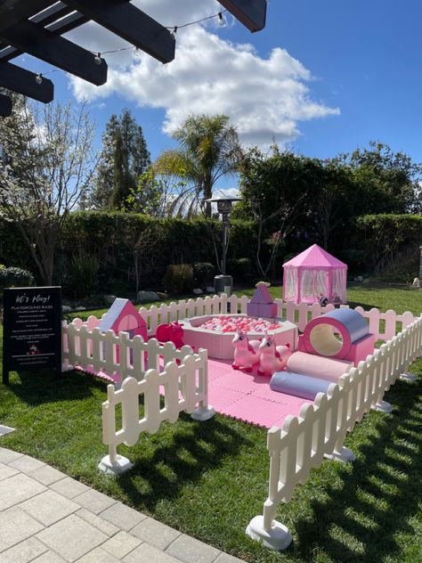 Home Soft Play Area, Outdoor Soft Play Area, Garden Ideas With Kids, Kids Soft Play Area, Giant Playpen, Soft Play Ideas, Diy Soft Play Area, Backyard Party Ideas For Kids, Soft Play Birthday Party