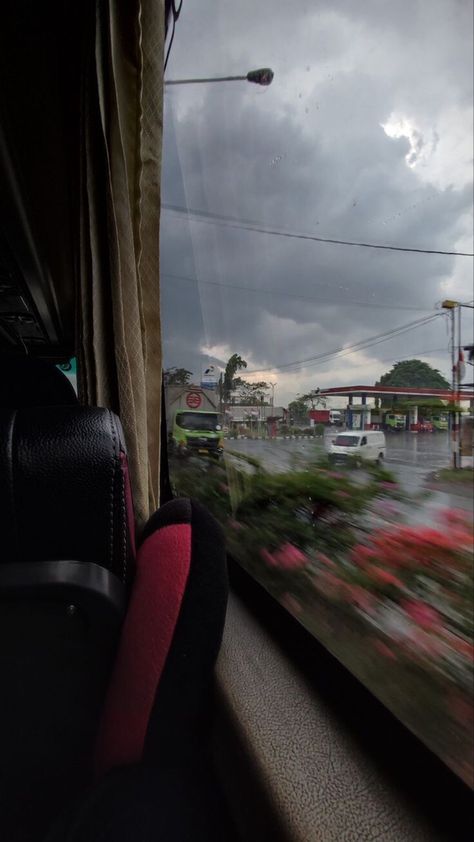 Bus Prank Photo, Byaheng Bus Prank, Bus Prank Picture, Fake Bus Snap, Pap Di Bus, Pap Bus, Bus Photo Aesthetic, Bus Window View, Bus Prank