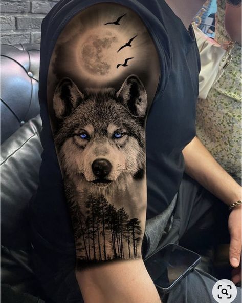 Werewolf Tattoo For Women, Tattoo Family Ideas, Half Sleeve Tattoos Wolf, Wolf Tattoo Shoulder, Wolf Eye Tattoo, Wolf Girl Tattoos, Wolf Pack Tattoo, Pennywise Tattoo, Tato Naruto