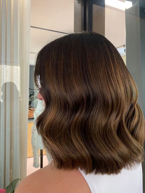 Chestnut Balayage Brunettes Short Hair, Chestnut Brown Balayage Short Hair, Hazelnut Hair Color Brown Short, Chestnut Brown Hair Bob, Light Brown Hair Short Aesthetic, Dimensional Brunette Short Hair, Chocolate Balayage Hair, Chestnut Brown Hair Aesthetic, Balayage Hair Brunette Short