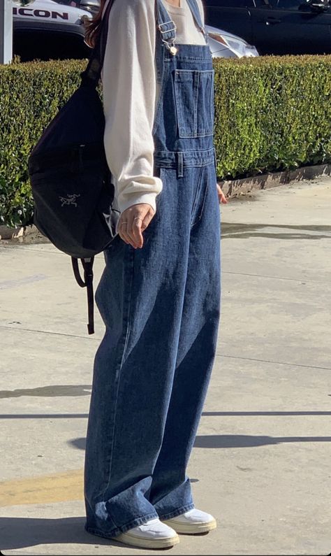 Baggy Overalls Outfit 90s, Overalls Outfit 90s, Baggy Overalls Outfit, Grunge Ideas, Baggy Overalls, Asian Vintage, Good Feelings, Overalls Outfit, Inspo Fits