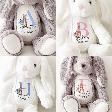 First easter ? or want to personalise names and special dates ? this is the cutest gift for easter ! Personalized Easter Gifts, Plush Rabbit, Easter Presents, My First Easter, Easter Traditions, Easter Table Decorations, Personalized Easter, Love Bugs, Easter Table