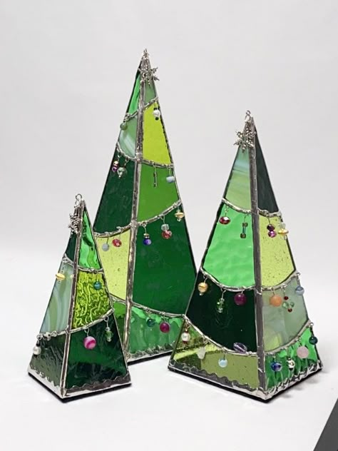 Stained Glass Christmas Tree, Christmas Tree Candle Holder, Tree Candle Holders, Tree Candle, Christmas Tree Candles, Stained Glass Ornaments, Stained Glass Christmas, Stained Glass Diy, Stained Glass Crafts