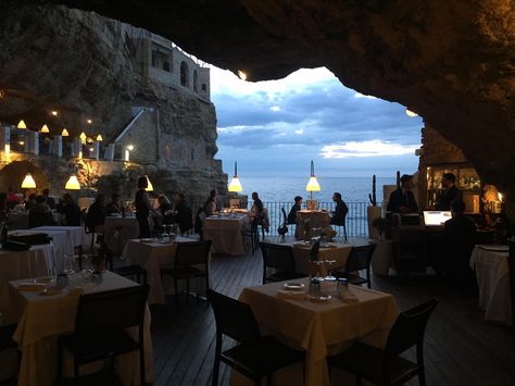 Foodies talk about underground restaurants, but these beautiful eateries around the world are literally located in caves and caverns below ground. Grotta Palazzese, Summer Restaurant, Restaurant Aesthetic, Sea Cave, Romantic Restaurant, Sky Sea, Puglia Italy, Voyage Europe, Adriatic Sea