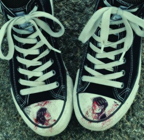 Things To Put On Your Converse, Draw On Sneakers, Mcr Shoes, Mcr Album Covers, Converse With Drawings On Them, Mcr Converse, Drawn On Converse Grunge, Things To Draw On Your Shoes, Art On Converse