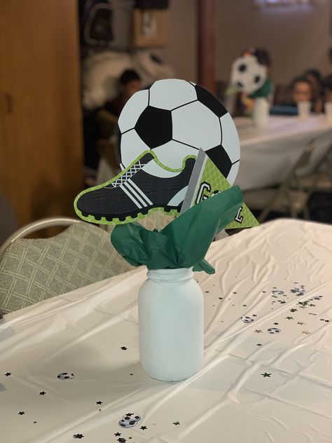 Soccer center piece idea Soccer Ball Centerpiece Ideas, Soccer Theme Centerpieces, Soccer Centerpiece Ideas, Boys Soccer Party, Sports Banquet Centerpieces, Soccer Centerpieces, Soccer Baby Showers, Soccer Center, Party Centerpieces Diy