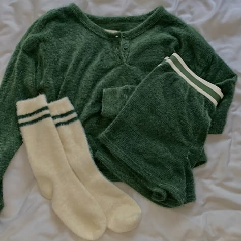 loungewear aesthetic socks comfy comfortable cloud outfit green white fluffy Green Pajamas For Women, Green Pjs Outfit, Slytherin Pajamas Aesthetic, Comfy Astethic, Green Pjs Aesthetic, Cute Pjs Winter, Green Pajamas Aesthetic, Green Comfy Outfit, Cozy Pjs Aesthetic