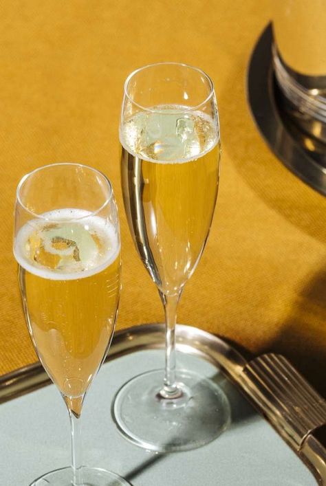 Sparkling wines aren't all the same, and Prosecco has some unique aspects around its origins, from the types of grapes used to the method for creating all those bubbles. Learn more about what Prosecco is, and how to enjoy this sparkling wine. #prosecco #sparklingwines #drinks #cocktails What Is Prosecco, Types Of Grapes, Prosecco Wine, Grape Uses, Champagne Region, Bucket Filling, Champagne Cocktail, Pinot Grigio, Drinks Cocktails