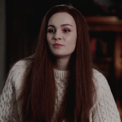 Lilly Potter Fan Cast, Lilly Evans Fan Cast, Lily Evans Fan Cast, Lilly Potter, Sophie Skelton, Lily Evans Potter, Marauders Dr, Harry Potter Accessories, Lily Potter