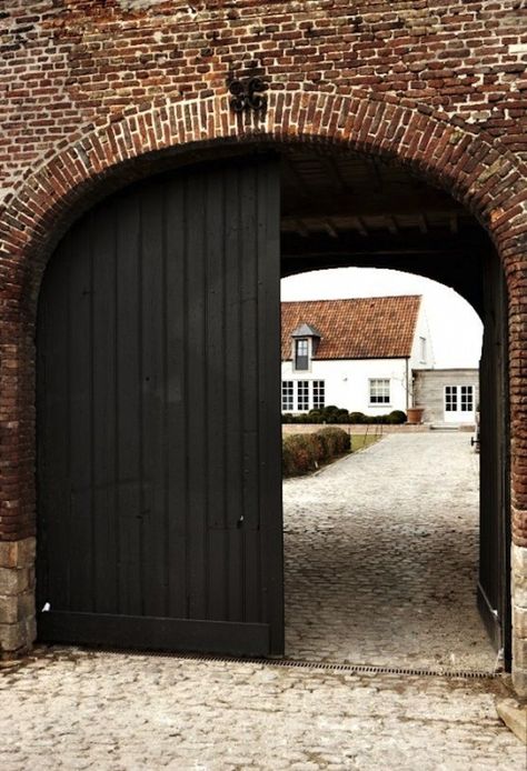 Remodelista Modern Belgian Farmhouse, Belgian Farmhouse, Dutch Farms, Brick Cottage, Axel Vervoordt, Porte Cochere, Belgian Style, Farmhouse Ideas, Carriage House