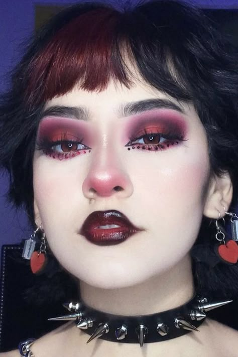 15 TikTok Approved Punk Makeup Looks You Have to Recreate Punk Makeup Looks, Maquillage Goth, Goth Makeup Looks, Goth Eye Makeup, Dark Makeup Looks, Drag Make-up, Vampire Makeup, Punk Makeup, Bold Makeup Looks