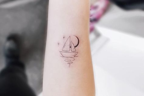 Tattoo Lonely Boat Floats In The Night Boat Tattoo For Women, Small Boat Tattoo, Simple Wave Tattoo, Sailboat Tattoo, Boat Tattoo, Nyc Tattoo, Tattoo Time, Bts Tattoos, Origami Boat