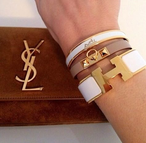 hermes bracelets i absolutely adore and must have... bracelet hermes jewelry accessories Hermes Stacked Bracelets, Hermes Bracelet Outfit, Bracelets Hermes, Hermes Bracelets, Bracelet Hermes, Bracelets Stacked, Hermes Bangle, Ysl Clutch, Ysl Wallet