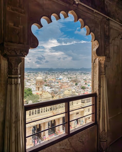 UDAIPUR CITY PALACE SET l .. “Udaipur City Palace: A stunning blend of Rajasthani architecture, overlooking Lake Pichola with its intricate courtyards, mirror-work, museums, and panoramic views of the city and hills.” #udaipur #udaipurdiaries #citypalaceudaipur #rajasthan #phoneshot #shotoniphone Rajasthani Architecture, Udaipur City Palace, City Palace Udaipur, Udaipur, Mirror Work, Palace, The City, Lake, Mirror