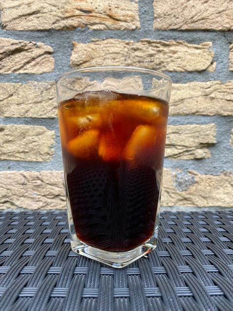 Iced espresso is a refreshing drink you can make in less than five minutes. Enjoy it while sitting out in the sun! Coffee With Condensed Milk, Vanilla Iced Coffee Recipe, Iced Espresso, Vanilla Iced Coffee, Espresso Recipes, Coffee Soda, Iced Coffee At Home, How To Make Ice Coffee, 5 Minute Meals