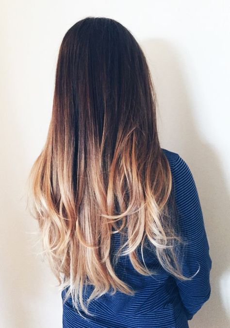 See which three hair color trends no one is following anymore; plus, meet the three trends replacing them. Balayage Straight, Dyed Hair Ombre, Ombre Blond, Short Ombre Hair, Brown Ombre Hair, Ombre Hair Color, Brown To Blonde, Blonde Ombre, Light Brown Hair