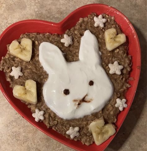 Pretty Oatmeal Bowls, Oatmeal Yogurt Breakfast, Miffy Food, Oatmeal Aesthetic, Aesthetic Banana, Cute Oatmeal, Miffy Cute, Meal Aesthetic, Cinnamon Peanut Butter