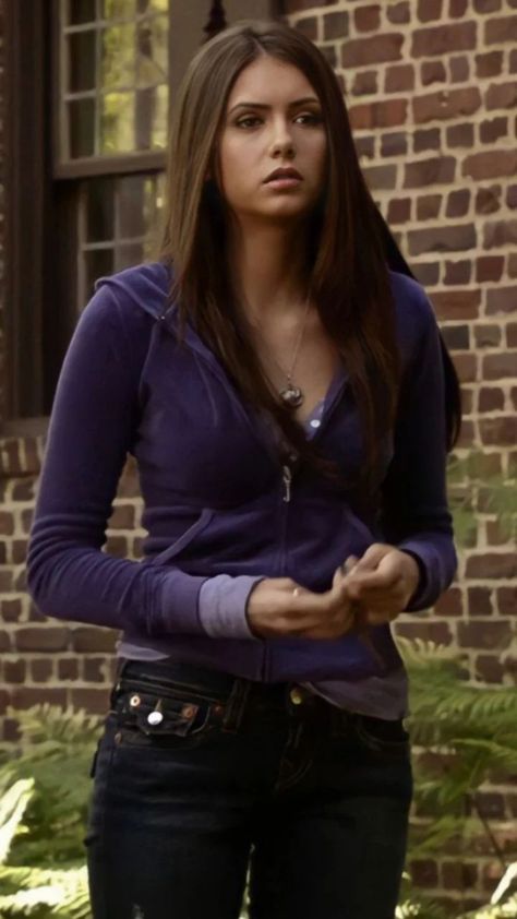 Elena Gilbert Juicy Couture, Elena Gilbert Jacket, Elena Gilbert Full Body Pic, Elena Gilbert Pajamas, 2009 Outfits, Whimsigothic Outfits, Elena Gilbert Outfit, Tvd Fashion, Vampire Diaries Season 1