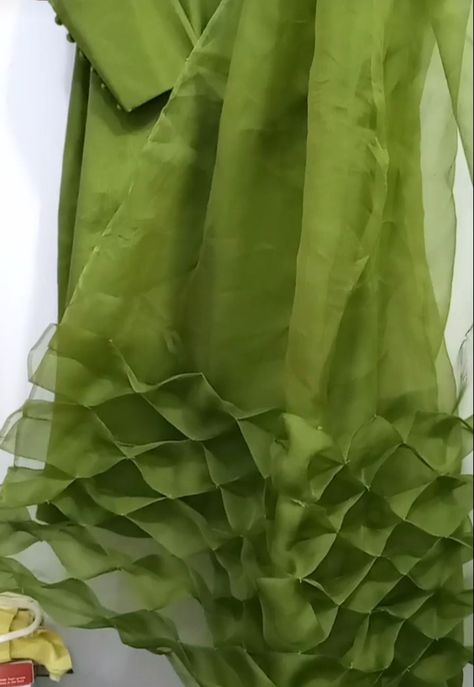 Frill Dupatta Designs Pakistani, Dopata Design Pakistani, Organza Duppata Design Ideas, Dupata Designing Ideas 2023, Dupta Design Ideas With Lace, Designer Duppatas Ideas, Designer Dupatta Ideas, Latest Dupatta Designs, Dupatta Ideas