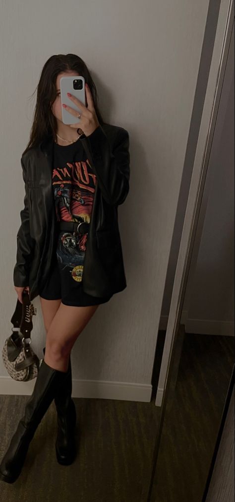 Second hand oversized band tee with black belt, knee high boots, urban outfitters archive shoulder bag and black faux lethear jacket look Oversized Band Tee Outfits, Band Tee Outfits, Oversized Band Tee, Tee Outfits, Club Look, Going Out Looks, Tee Outfit, Oversized Tee, Tall Boots