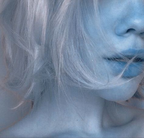 White Alien, Ice People, Air Genasi Aesthetic, Blue Character Aesthetic, Blue Person, Pale Blue Skin Aesthetic, Blue Skinned Character, Light Blue Skin Aesthetic, Blue Skin White Hair Character