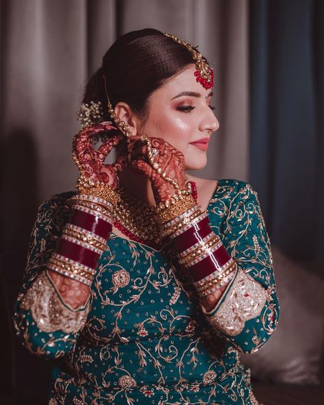 Bangle Ceremony Outfit For Bride, Bangle Ceremony, Wedding Chura, Layer Dresses, Durga Kali, Bridal Suits, Marriage Ideas, Bridal Chura, Shadi Dresses