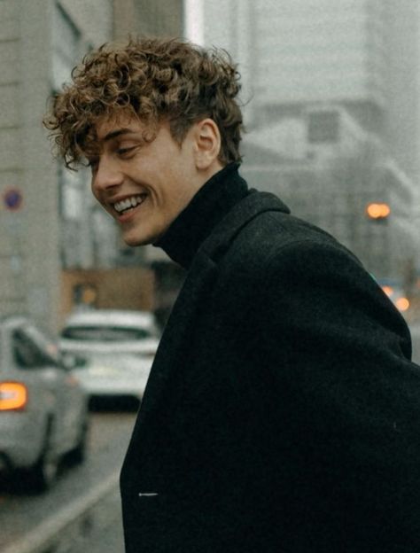 One of my top 3 favorite pictures of Bene Schulz Boys Haircuts Curly Hair, Hair Tips For Men, Boys Curly Haircuts, Long Curly Hair Men, Men's Curly Hairstyles, Mens Hairstyles Curly, Men Haircut Curly Hair, Mens Hairstyles Thick Hair, Wavy Hair Men