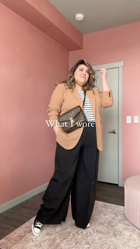 Casandra - Curvy Style Inspo (@casandra_who) • Fotos e vídeos do Instagram Plus Size Style Inspiration, Plus Size Business Attire, Pear Shaped Outfits, Outfit Blazer, Blazer Outfits For Women, Fashion Capsule Wardrobe, Curvy Style, Winter Outfit Inspiration, Fashion Capsule