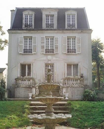 <3 European Cottage Exterior, Pretty Homes, European Cottage, Lots Of Windows, Cottage Exterior, French Architecture, French Cottage, French Chateau, French Country House