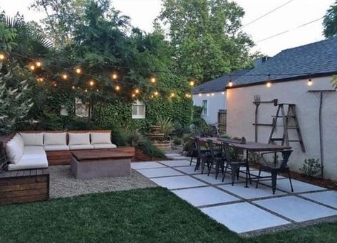 Lawn Lighting, Design Per Patio, Simple Backyard, Large Backyard Landscaping, Easy Backyard, Garden Wallpaper, Backyard Remodel, Large Backyard, Casa Exterior