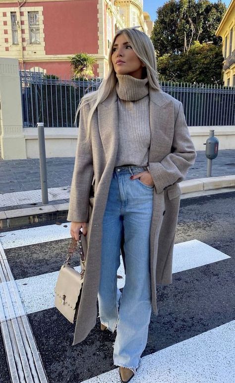 8 Cute and Trendy Outfits for Cold Weather 1 - Fab Mood | Wedding Colours, Wedding Themes, Wedding colour palettes Fall White Trousers Outfit, Fall Outfits For Nyc Trip Women, Charleston Fall Fashion, February Fashion 2024, Mom Fall Outfits 2023, Nyc Broadway Outfit, Light Wash Jeans Outfit Fall, Really Cold Weather Outfits, Winter Coat Outfit