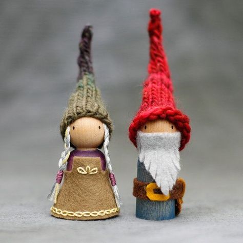 gnomecouple Wooden Peg Fairies, Peg Dolls Fairies, Peg Dolls Gnomes, Peg Fairies, Gnome Peg Doll, Fairy Peg Doll, Christmas Peg Dolls, Peg Doll, Crafty Fox