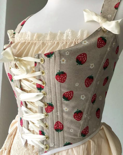 Strawberry Corset, Strawberry Stuff, Strawberry Aesthetic, Strawberry Things, Strawberry Girl, The Cardigans, Look Retro, Historical Fashion, Strawberry Shortcake