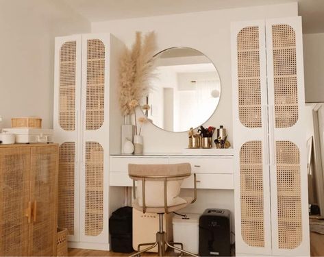 Boho Bedroom Makeup Table, Neutral Makeup Vanity, Boho Makeup Table, Boho Makeup Storage, Boho Makeup Vanity Ideas, Makeup Vanity Boho, Boho Makeup Room, Boho Bedroom Desk, Dresser As Vanity