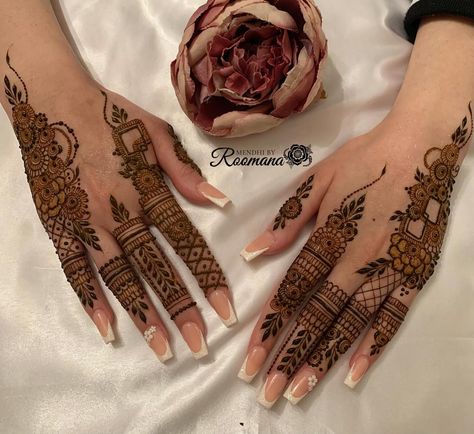 Design inspo @fizamehndi @hennabyhaajarah - - #henna #hennadesign #hennaartist #hennaart #mehndidesign #mehndi #mehndiinspo #hennainspo #hennatattoo #hennainspire Graduation Henna Designs, Graduation Henna, Mhendi Design Unique Latest, Mehedi Degins, Henna Aesthetic, Henna Flower Designs, Henna Designs Back, Eid Pics, Cute Henna Designs