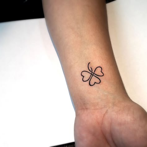 Irish Celtic Tattoo Symbols Dublin - The Black Hat Tattoo Celtic Clover Tattoos, Small Celtic Tattoos, Celtic Tattoo For Women, Tattoo Dublin, Hat Tattoo, Shamrock Tattoos, Cool Wrist Tattoos, Irish Tattoos, Clover Tattoos