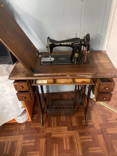 Antique 1900 Singer Treadle 7 Drawer Sewing Machine Oak #N178668 New York NY | eBay Singer M1000, Sewing Machine Repurposed, Singer Sewing Machine Repurposed, Craftsman Furniture, Singer Sewing Machine, Singer Sewing, Sewing Machines, Vintage Sewing, Sewing Machine