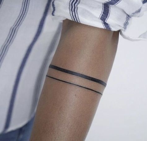 Braclet Tattoo, Arm Cuff Tattoo, Ankle Band Tattoo, Stripe Tattoo, Around Arm Tattoo, Cuff Tattoo, Armband Tattoos, Geniale Tattoos, Arm Band Tattoo