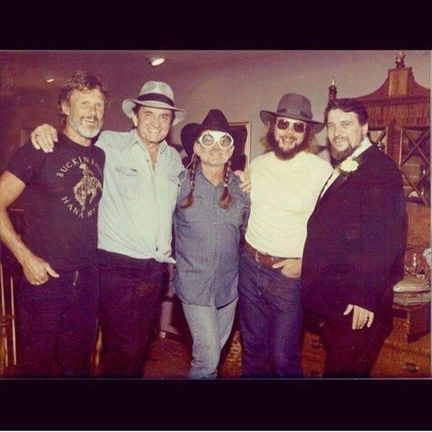 Kris, Willie, Johnny, Waylon and Merle circa ~1970s - Imgur Highway Men, Johnny And June, Old Country Music, Hank Williams Jr, Waylon Jennings, Kris Kristofferson, Outlaw Country, Hank Williams, Lynyrd Skynyrd