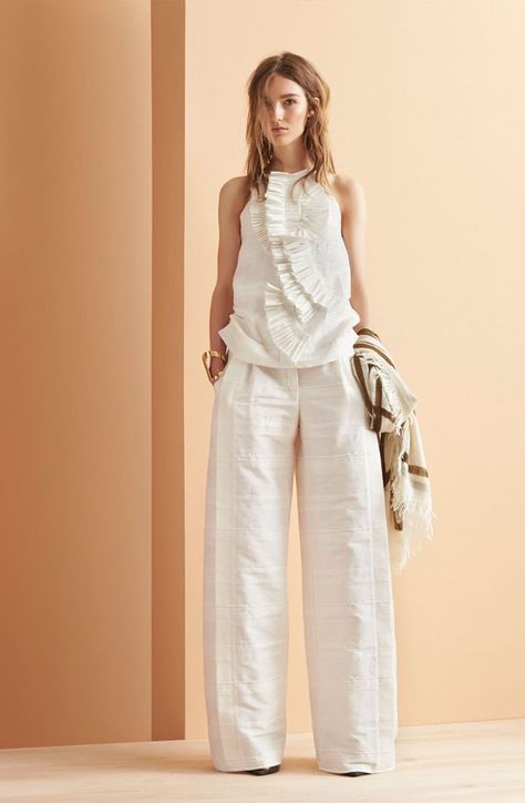 maiyet-resort-collection-2015. Monochrome. Solid white.  Love this sillouette. White Sleeveless Top, Work Harder, 2015 Fashion, White Pants, Look Fashion, Spring Summer Fashion, Chic Outfits, Fashion Blog, Ball Gowns