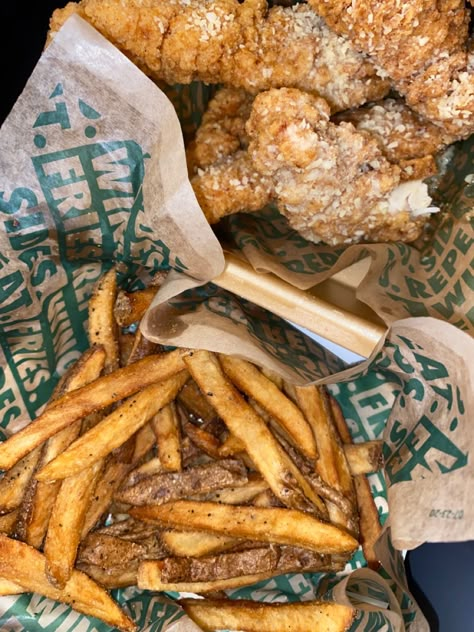 My Dinner from last night 😻 #wingstop @wingstop Wingstop Pictures, Wingstop Garlic Parmesan Tenders, Wingstop Tenders, Wingstop Order, Wing Stop Aesthetic, Food Wingstop, Wingstop Aesthetic, Wing Stop, Soul Food Dinner