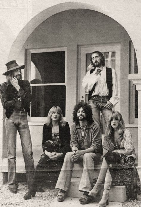 Fleetwood Mac photoshoot 1976 Christine Perfect, 70s Rock Bands, Lindsey Buckingham, Stevie Nicks Fleetwood Mac, Musica Rock, I'm With The Band, Motley Crue, Music Icon, Justin Timberlake