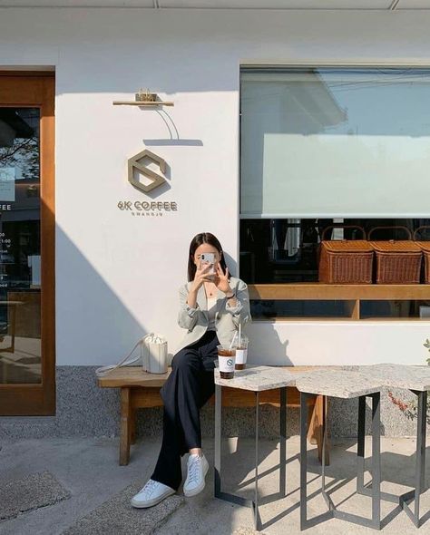 Korean Photo Ideas Instagram Cafe, Coffeshop Outfits, Pose In Cafe Shop, Korea Poses Ideas, Cafe Pose Ideas Aesthetic, Coffeshop Photo Ideas, Korean Ig Feed Ideas, Ootd Coffee Shop, Coffee Poses Photo Ideas