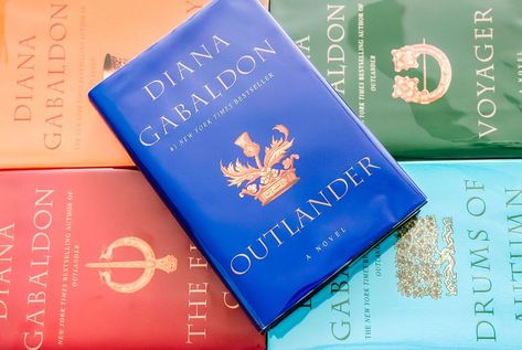 Outlander Books In Order, Book Series In Order, Outlander Books, Gabaldon Outlander, Diana Gabaldon Books, Lord John, Outlander Book Series, Drums Of Autumn, Diana Gabaldon Outlander