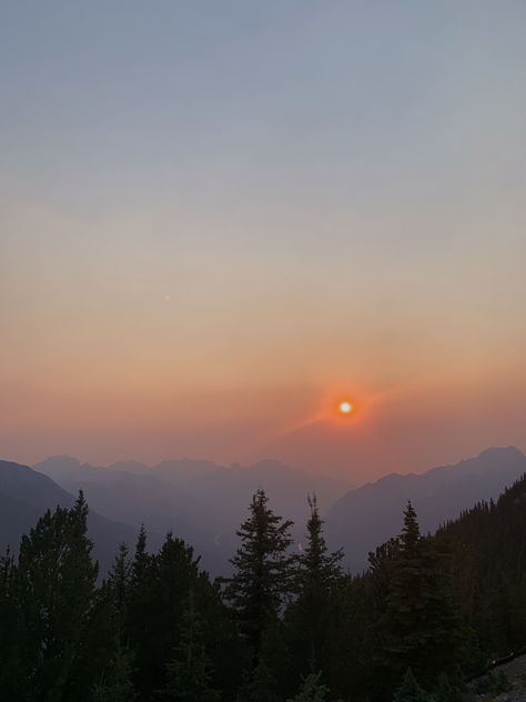 Hiking Sunset Aesthetic, Mountain Sunset Aesthetic, Beige Sunset, Mountain Hiking Aesthetic, Sunset Over Mountains, Sunrise Background, 2024 Manifestation, Obx Dr, Mountains Sunset